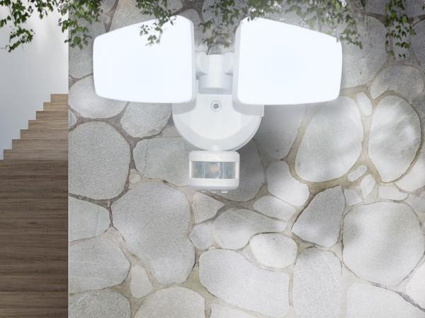 Outdoor white LED spotlight with PIR sensor 24W/3000K/4000K/6000K - LFX125 1