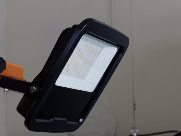 LED PROFI floodlight 100W / 5000K / BK - LF6025