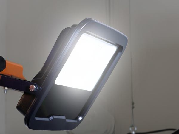 LED PROFI floodlight 100W / 5000K / BK - LF6025 1